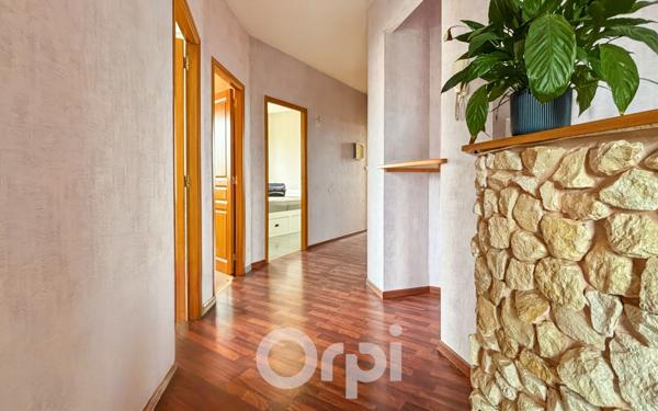 Immeuble à vendre    5 pièces • 398 m2 Limoges