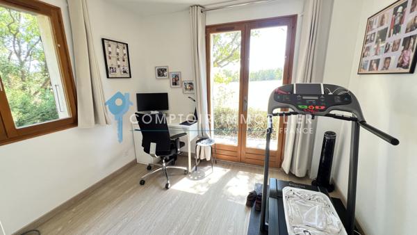 Maison
                                                                                                                                                                                                                                                                                                                        6 pièce(s)                                                                                                                                                                                                          4 chambre(s)                                                                                                                                                                                                          155  m²