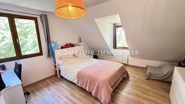 Maison
                                                                                                                                                                                                                                                                                                                        6 pièce(s)                                                                                                                                                                                                          4 chambre(s)                                                                                                                                                                                                          155  m²