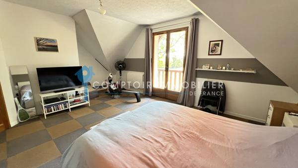 Maison
                                                                                                                                                                                                                                                                                                                        6 pièce(s)                                                                                                                                                                                                          4 chambre(s)                                                                                                                                                                                                          155  m²