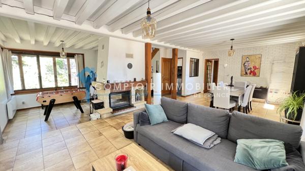 Maison
                                                                                                                                                                                                                                                                                                                        6 pièce(s)                                                                                                                                                                                                          4 chambre(s)                                                                                                                                                                                                          155  m²