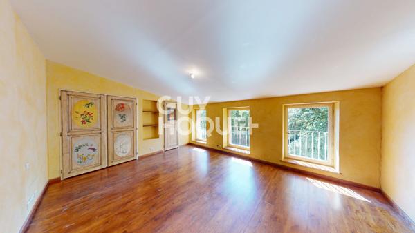 Bien d'exception en centre-ville : 175 m² habitables, jardin de 1 092 m² et garage double