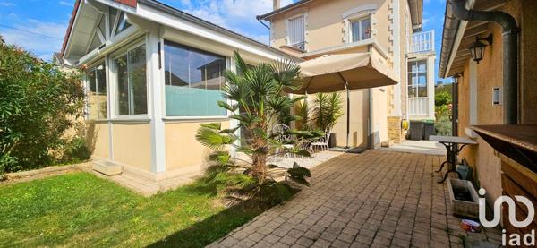 Maison traditionnelle 7 pièces de 120 m² à Deuil-la-Barre (95170)