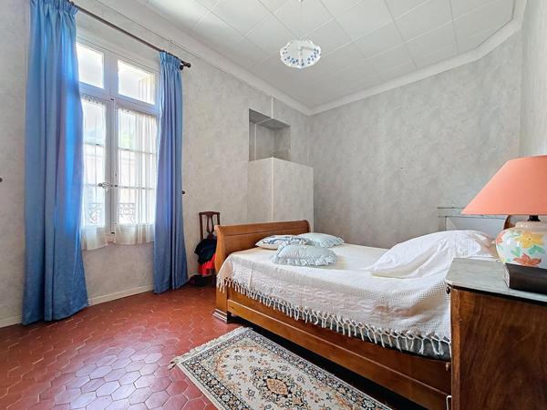 Maison de maître à Lamalou-les-Bains – 170 m² habitables, garage, cachet et potentiel