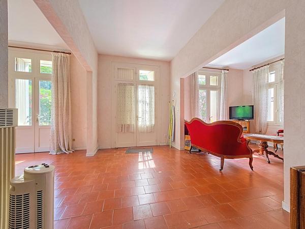 Maison de maître à Lamalou-les-Bains – 170 m² habitables, garage, cachet et potentiel