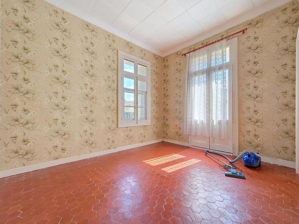 Maison de maître à Lamalou-les-Bains – 170 m² habitables, garage, cachet et potentiel