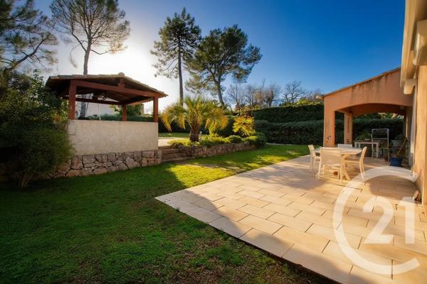 Maison à vendre  6 pièces - 163 m 2   VALBONNE  - 06