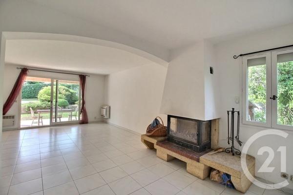 Maison à vendre  6 pièces - 163 m 2   VALBONNE  - 06