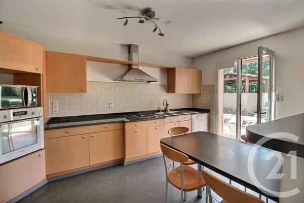 Maison à vendre  6 pièces - 163 m 2   VALBONNE  - 06