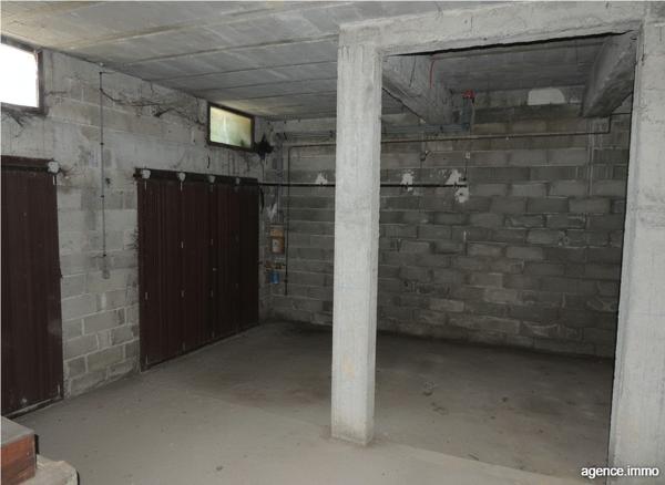 À vendre - Maison individuelle, 6 pièces située à Villefranche-de-Rouergue (12200)