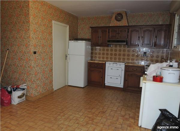 À vendre - Maison individuelle, 6 pièces située à Villefranche-de-Rouergue (12200)