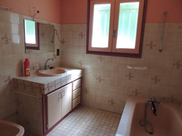 À vendre - Maison individuelle, 6 pièces située à Villefranche-de-Rouergue (12200)