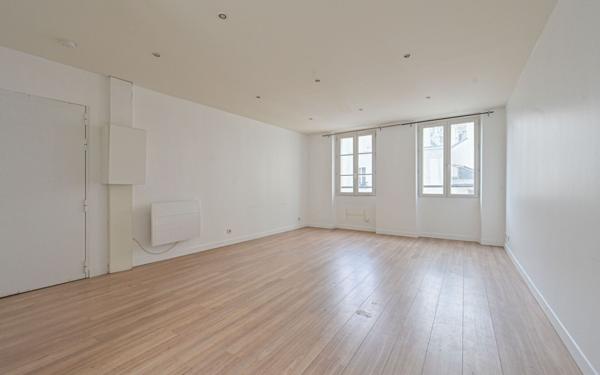 Appartement à vendre    1 pièce • 28,05 m2 Paris 12