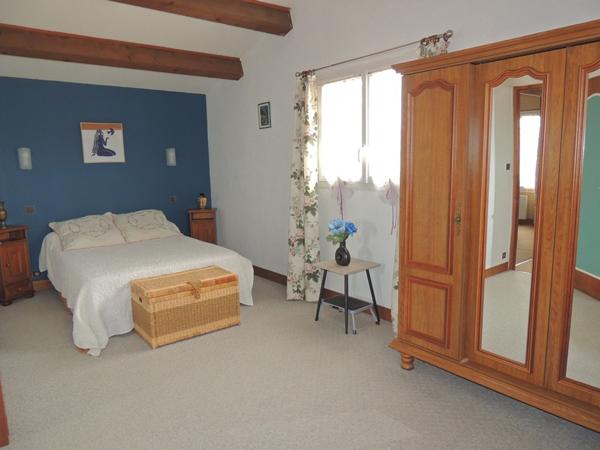 Maison  5 pièce(s)  4 chambre(s)  130 m²