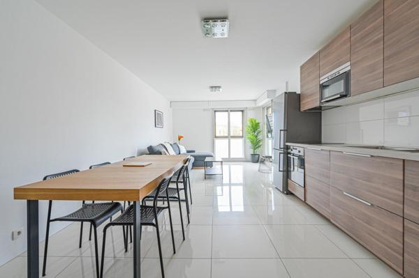 Appartement à vendre    4 pièces • 82,21 m2 Charenton-le-Pont