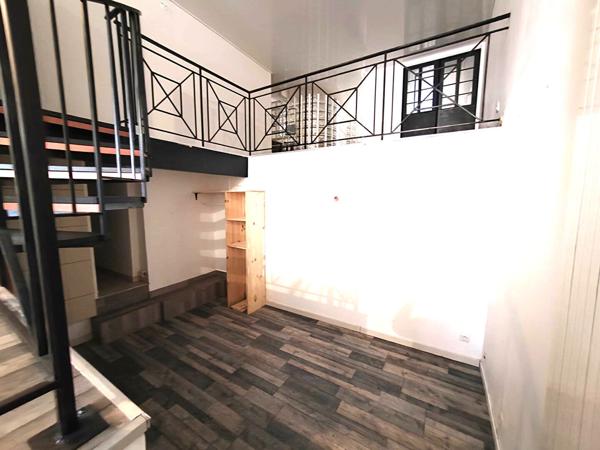 Loft à vendre Marseille 13001  Investissement locatif avec box  Proche Gare Saint-Charles