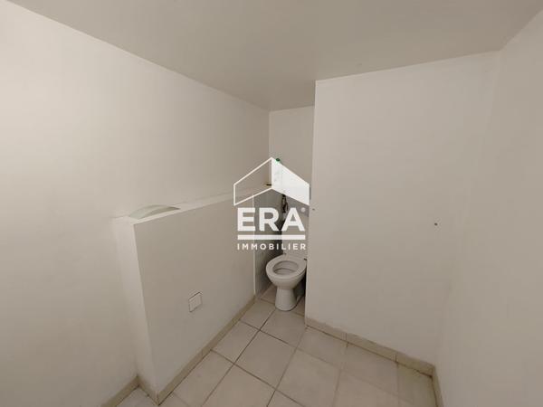 Loft à vendre Marseille 13001  Investissement locatif avec box  Proche Gare Saint-Charles