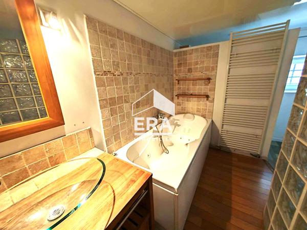 Loft à vendre Marseille 13001  Investissement locatif avec box  Proche Gare Saint-Charles