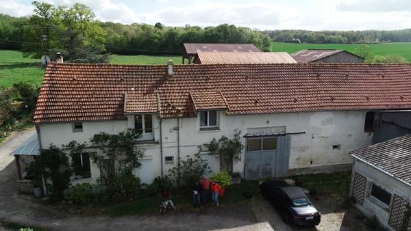 ESSOMES SUR MARNE (02) à vendre joli corps de ferme avec maison et nombreux bâtiments sur un terrain de 10 hectares