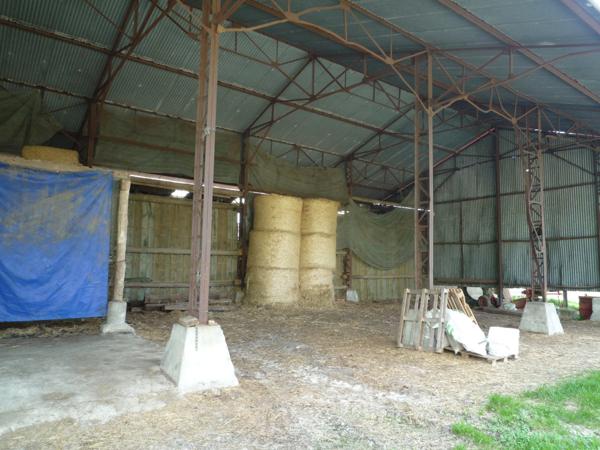 ESSOMES SUR MARNE (02) à vendre joli corps de ferme avec maison et nombreux bâtiments sur un terrain de 10 hectares