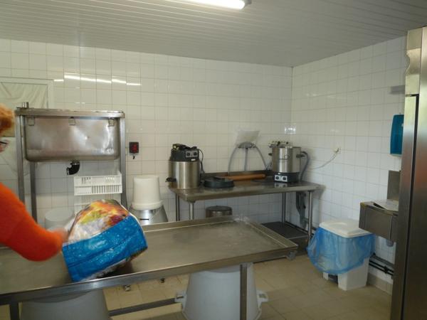 ESSOMES SUR MARNE (02) à vendre joli corps de ferme avec maison et nombreux bâtiments sur un terrain de 10 hectares