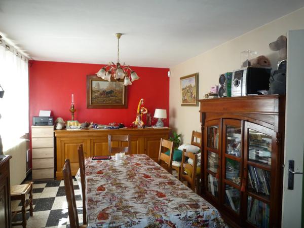 ESSOMES SUR MARNE (02) à vendre joli corps de ferme avec maison et nombreux bâtiments sur un terrain de 10 hectares