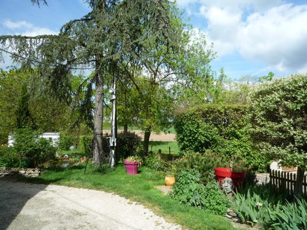 ESSOMES SUR MARNE (02) à vendre joli corps de ferme avec maison et nombreux bâtiments sur un terrain de 10 hectares