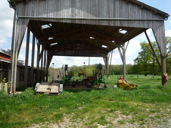 ESSOMES SUR MARNE (02) à vendre joli corps de ferme avec maison et nombreux bâtiments sur un terrain de 10 hectares