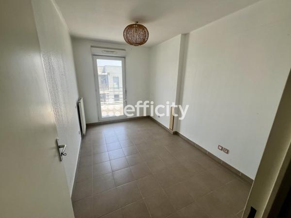 Appartement
         3 pièces
        - 62 m² 150 000 € *