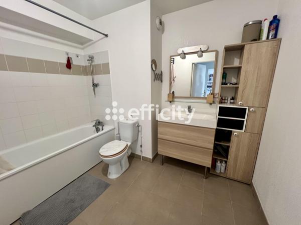 Appartement
         3 pièces
        - 62 m² 150 000 € *