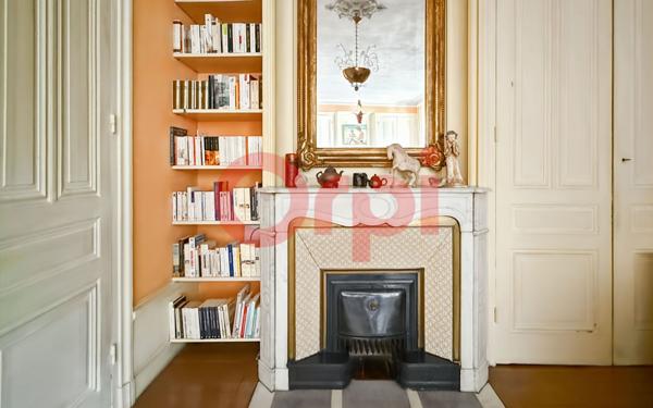 Maison à vendre    6 pièces • 200 m2 Lyon 8