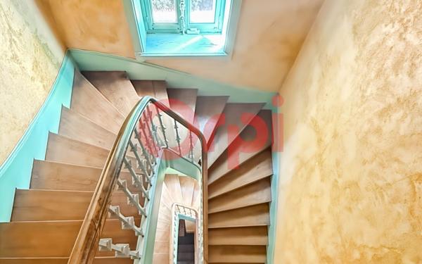 Maison à vendre    6 pièces • 200 m2 Lyon 8