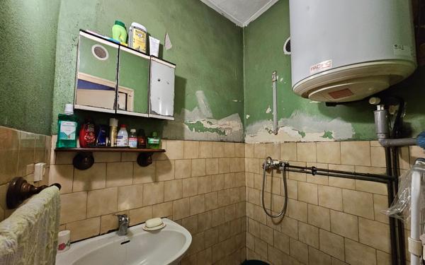 Immeuble à vendre    10 pièces • 384,40 m2 Saint-Étienne