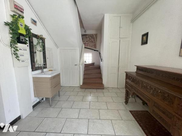 BELLE MAISON BOURGEOISE