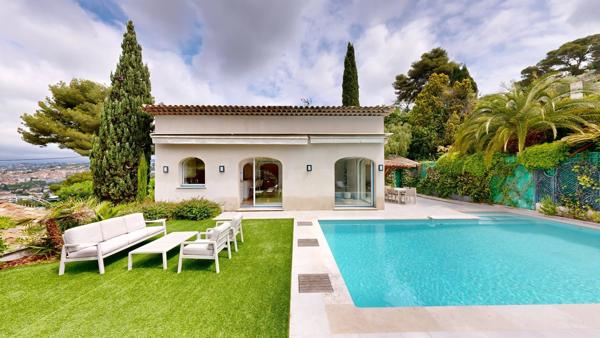 EXCEPTIONNELLE PROPRIETE LUXUEUSE ET DE CARACTERE