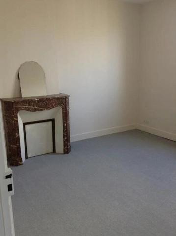 Location                                                      Appartement
                        
                     3 pièces                      57 m2                     à Saint-Quentin