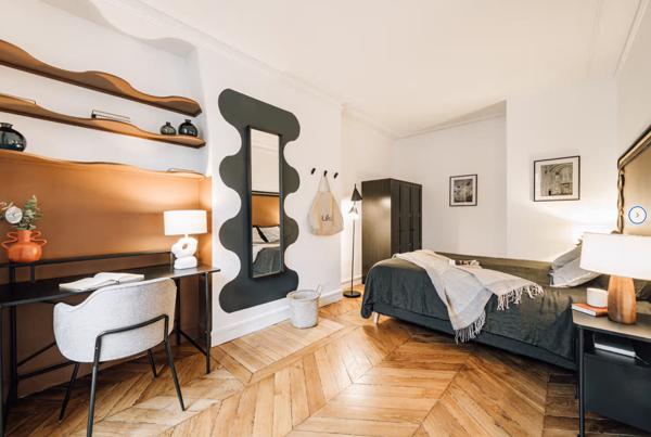 Paris 2ème - A LOUER VIDE - Magnifique 5 Pièces de 123 m²