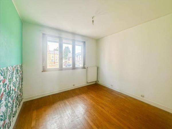 VILLERS-SEMEUSE  MAISON CHALEUREUSE, FONCTIONNELLE ET BIEN SITUÉE