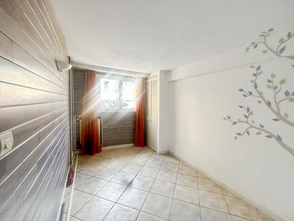 VILLERS-SEMEUSE  MAISON CHALEUREUSE, FONCTIONNELLE ET BIEN SITUÉE