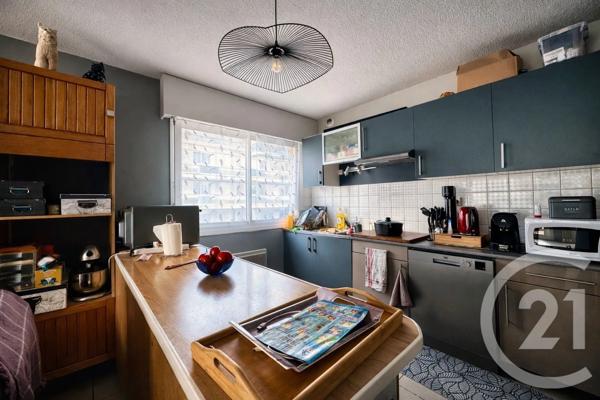 Appartement T3 à vendre  3 pièces - 63,55 m 2   RODEZ  - 12