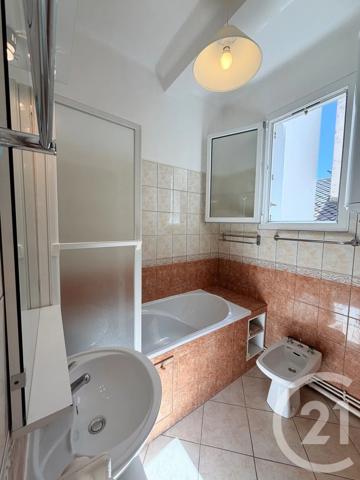 Appartement T3 à vendre  3 pièces - 63,55 m 2   RODEZ  - 12