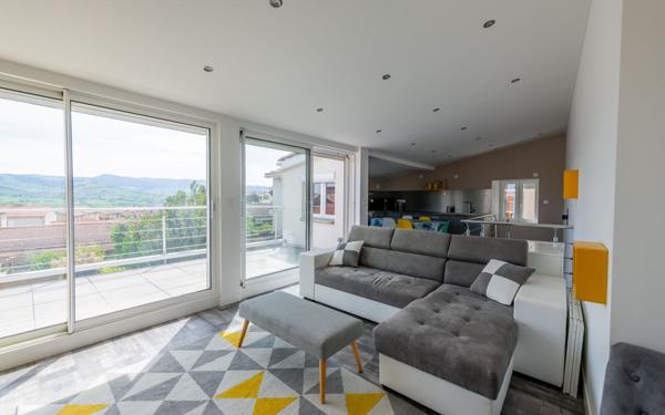 Maison à vendre    4 pièces • 103,90 m2 Genilac