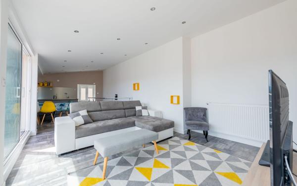 Maison à vendre    4 pièces • 103,90 m2 Genilac