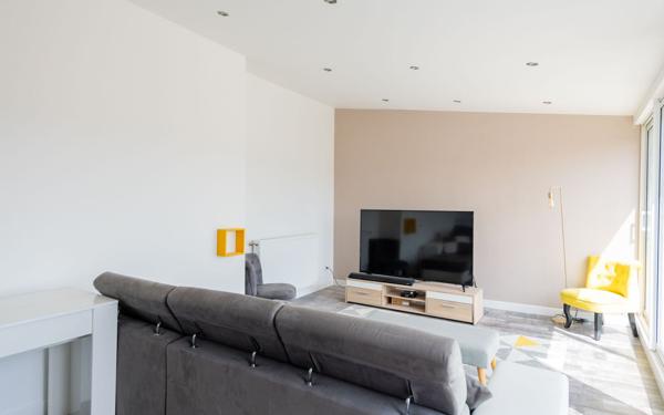 Maison à vendre    4 pièces • 103,90 m2 Genilac