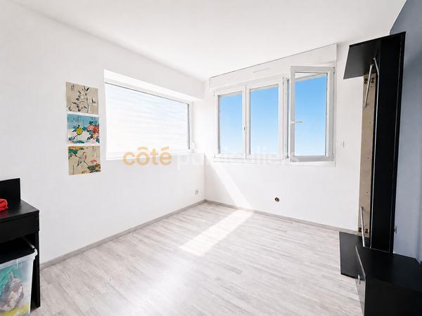 Vente
                Maison100,22 m² - 5 Pièces -
                    PERONNE (80200)