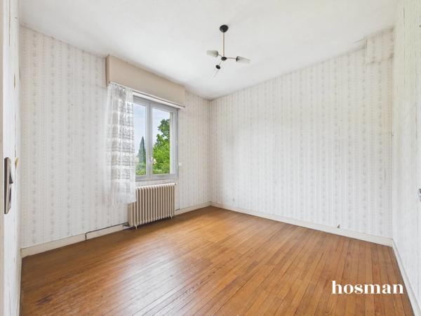 Maison de 6 pièces à mettre au goût du jour - 175 m² avec grand jardin et garage - Rue De La Marne, Pessac