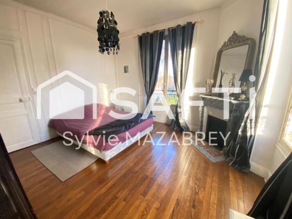 Maison pleine de charme avec son parc arboré