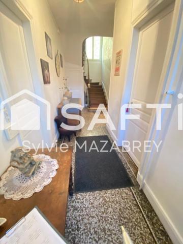 Maison pleine de charme avec son parc arboré