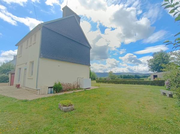 29520 Châteauneuf du Faou maison avec 4  chambres et salle d'eau récente pas de vis à vis