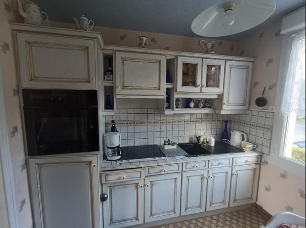 29520 Châteauneuf du Faou maison avec 4  chambres et salle d'eau récente pas de vis à vis